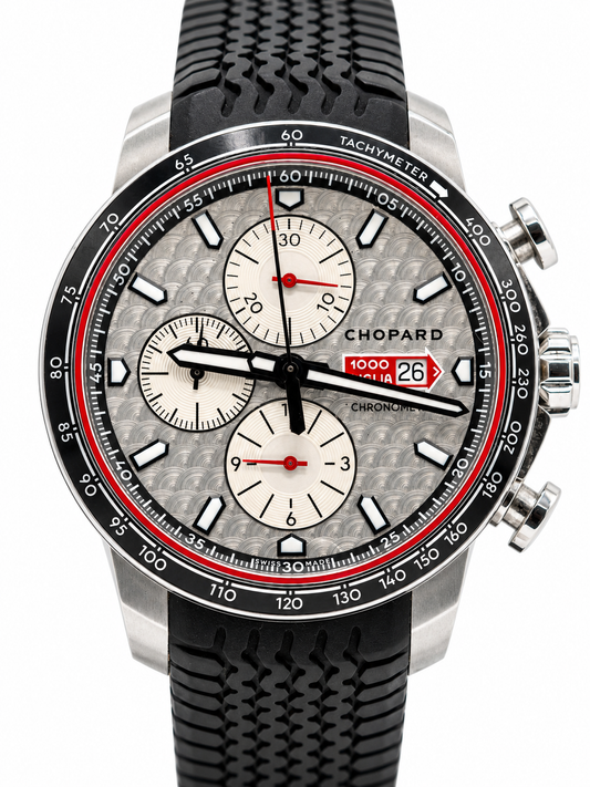 Chopard Mille Miglia Chronographe d’occasion – Cadran argenté et bracelet noir