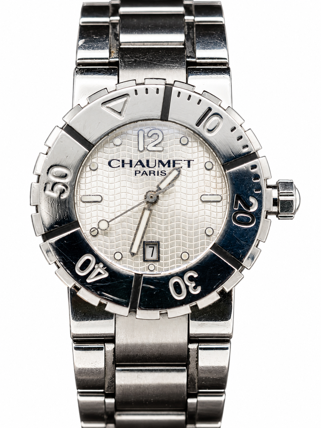 Chaumet Class One d’occasion – Cadran argenté texturé et bracelet métallique