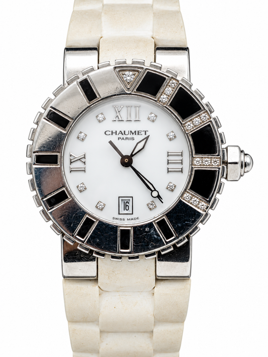 Chaumet Class One d’occasion – Cadran blanc, détails sertis et bracelet blanc
