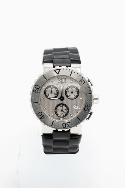 Chaumet Class One Chronographe d’occasion – Cadran argenté et bracelet noir