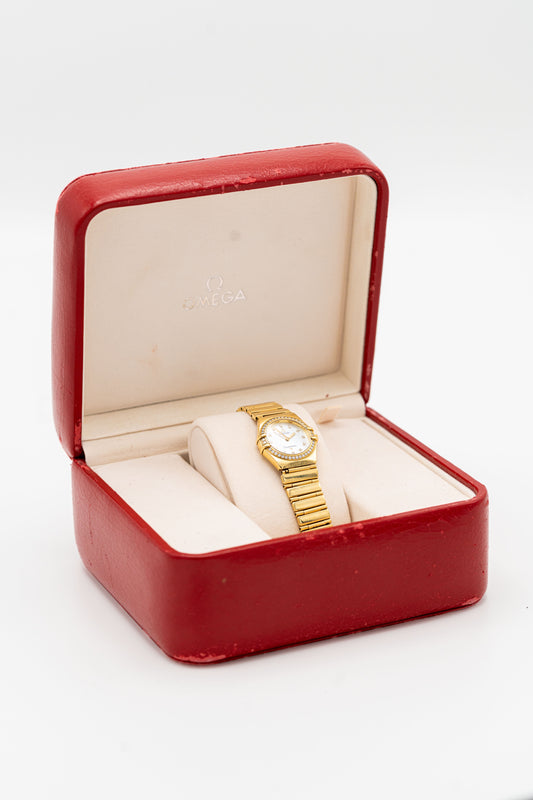 Omega Constellation d’occasion – Tons dorés, cadran clair et détails sertis