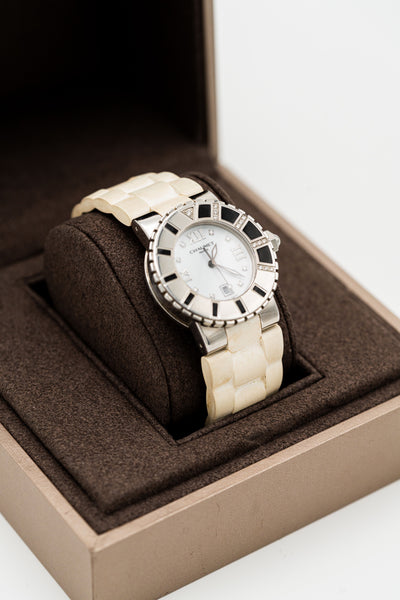 Chaumet Class One d’occasion – Cadran blanc, détails sertis et bracelet blanc