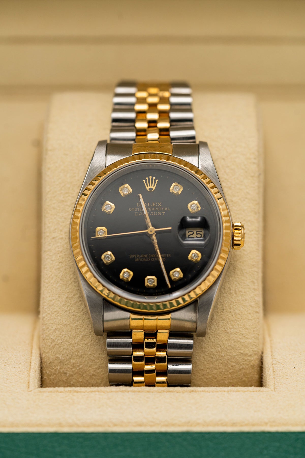 Rolex Datejust d’occasion – Cadran noir serti et bracelet bicolore