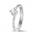 Bague Solitaire Only LOVE Avec Diamants Sur Les Côtés