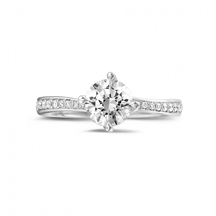 Bague-de-fiancailles-diamant-avec-diamants-sur-les-cotes-tunisie-or-Blanc-1-carat-diamelle.jpg