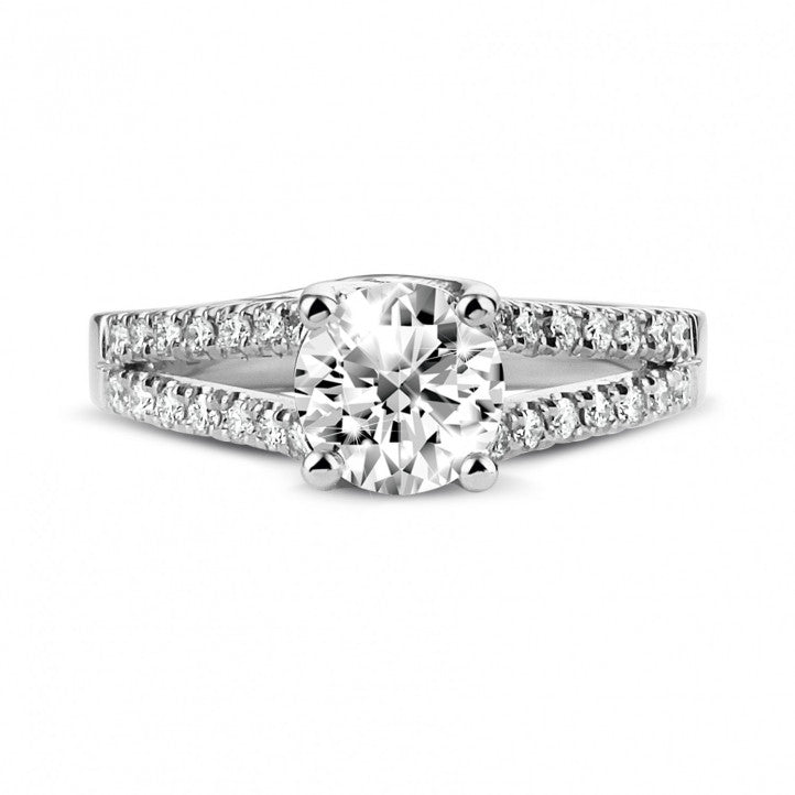 Bague Solitaire Butterfly avec double diamants sur les côtés